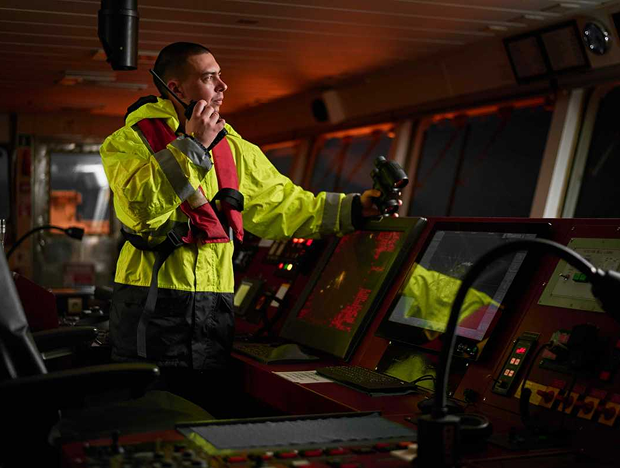 Моряк на мостике